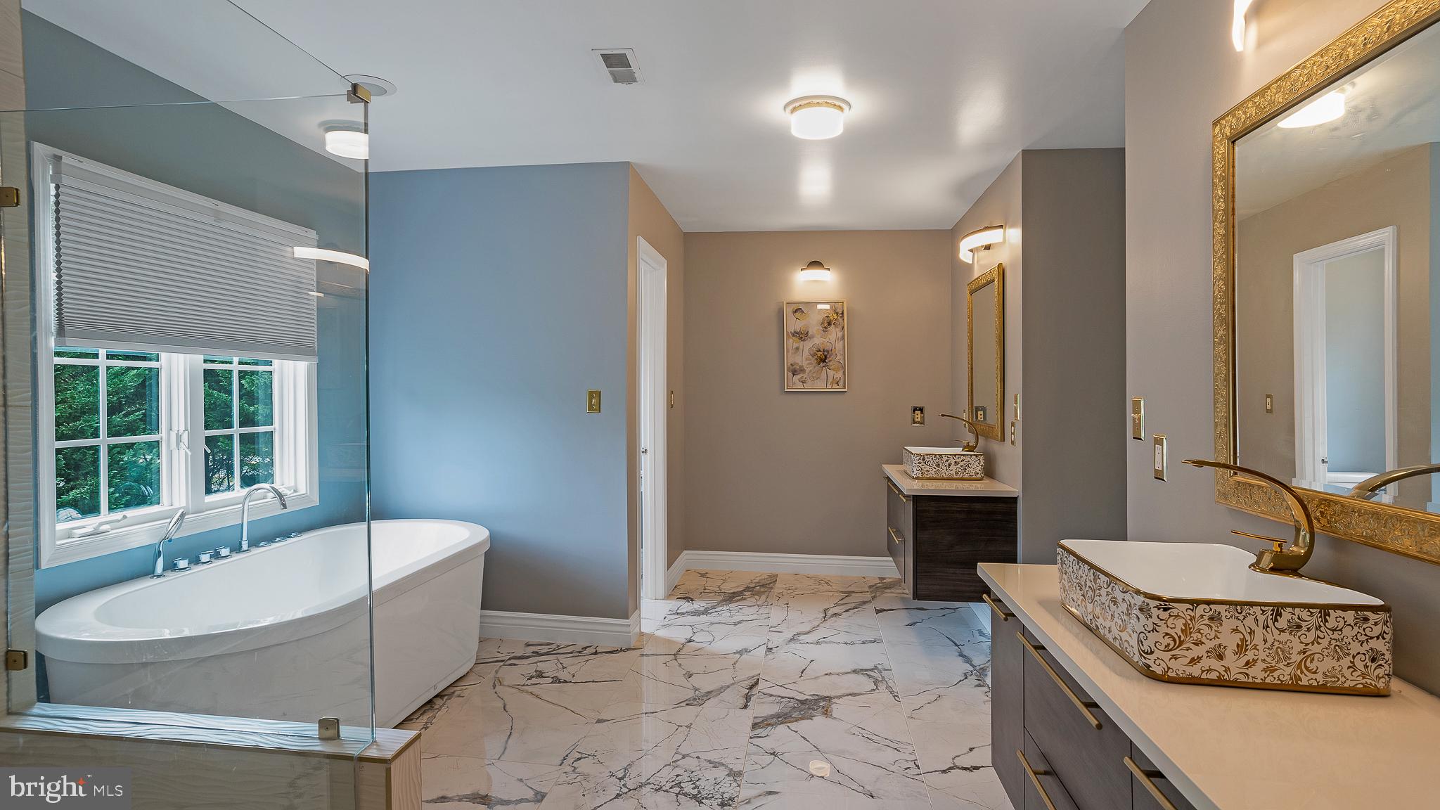 8006 Pohick Road Springfield, VA 22153 - Photo 30 of 70 Owner's Bathroom