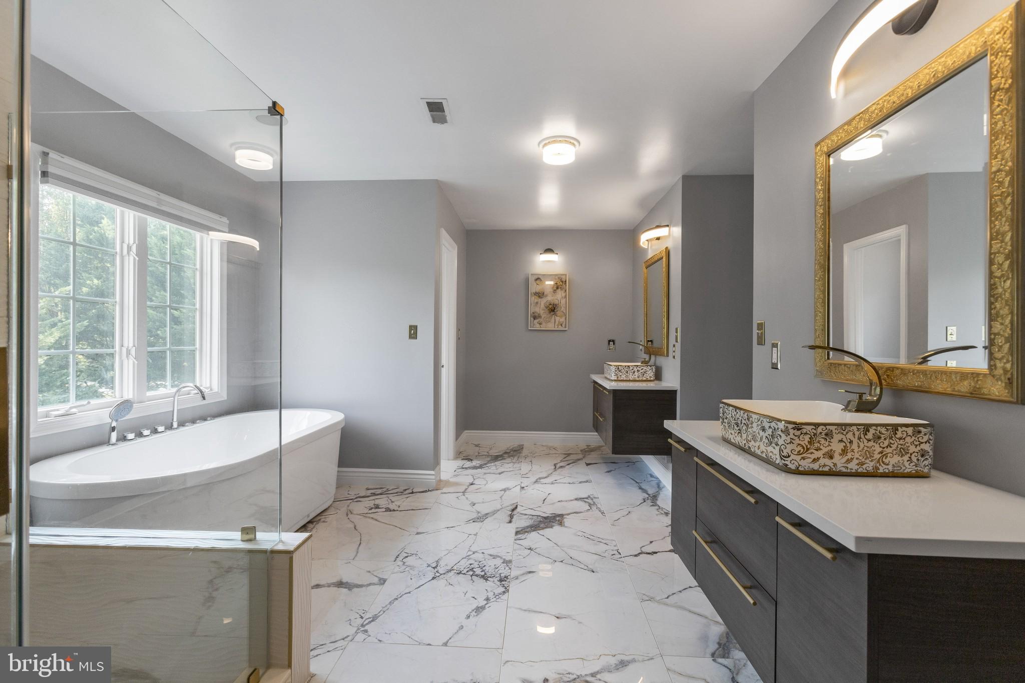 8006 Pohick Road Springfield, VA 22153 - Photo 33 of 70 Owner's Bath