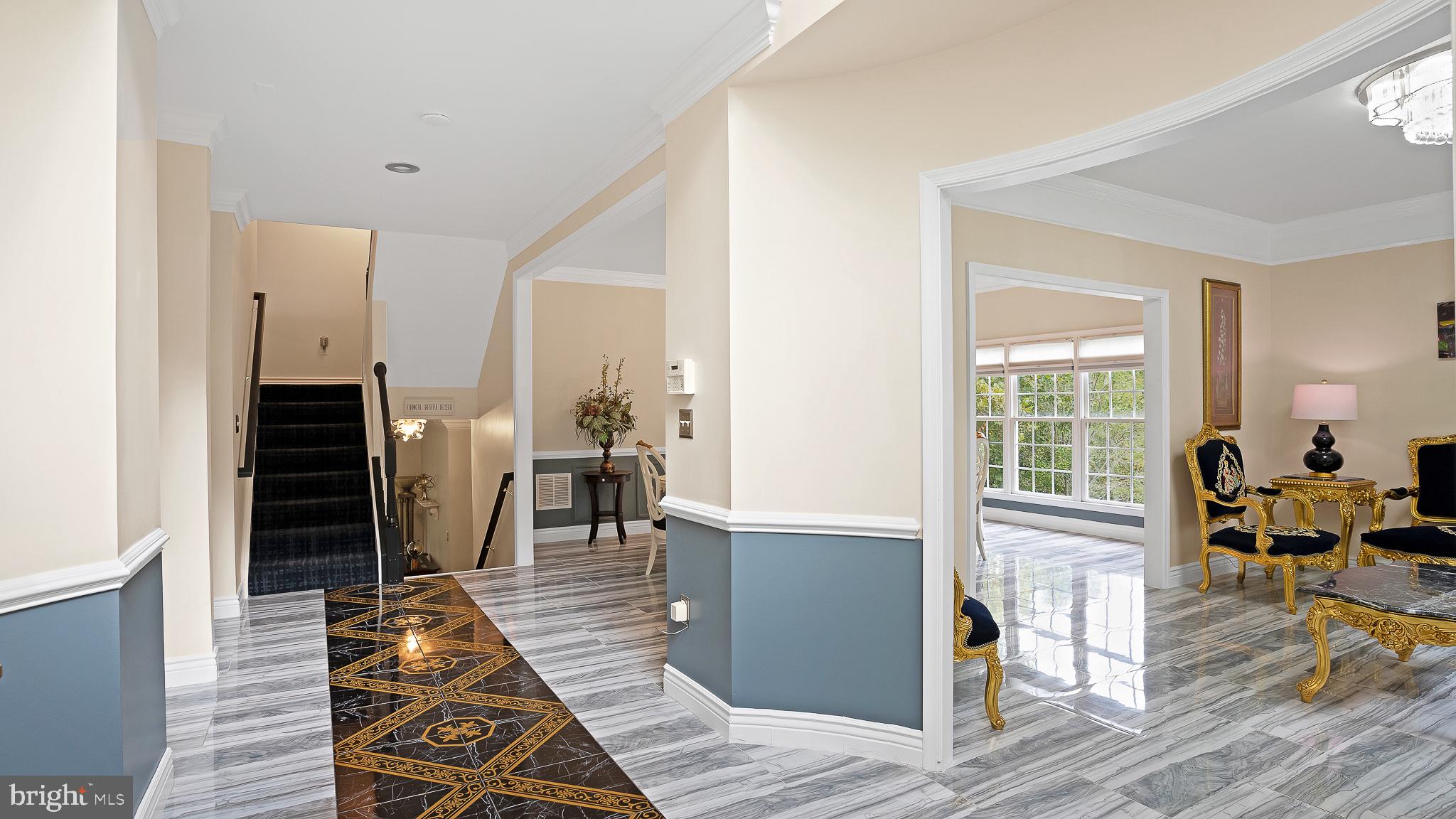 8006 Pohick Road Springfield, VA 22153 - Photo 8 of 70 Hallway