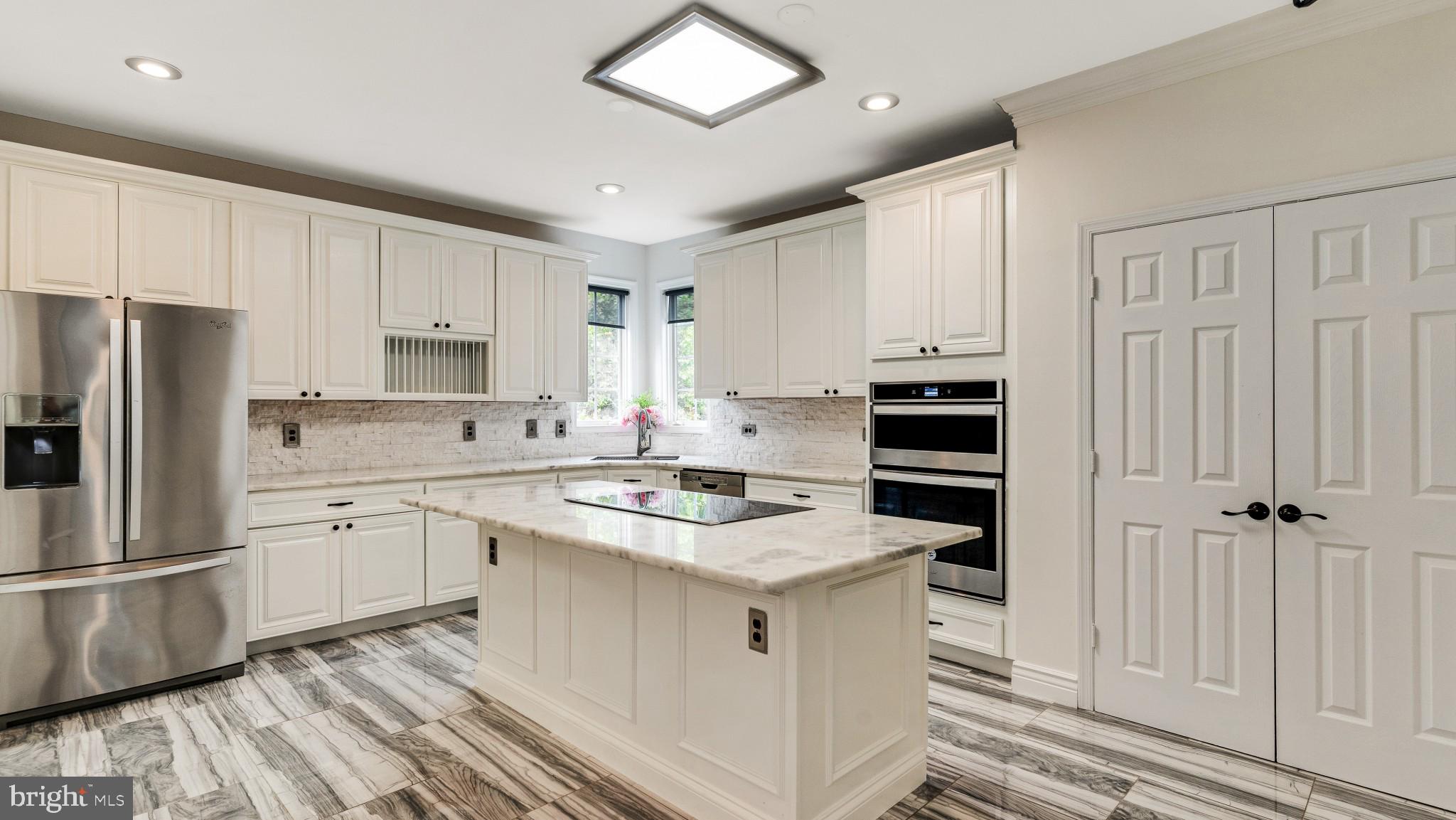 8006 Pohick Road Springfield, VA 22153 - Photo 10 of 70 Kitchen