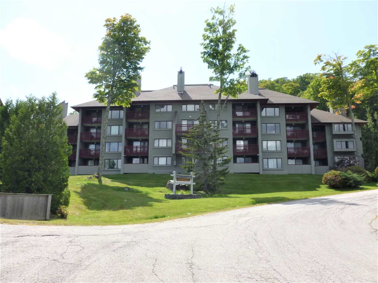 281 Falls Brook Road, Unit 207 Killington, VT 05751 - Photo 2 of 17 Gallery Image 2