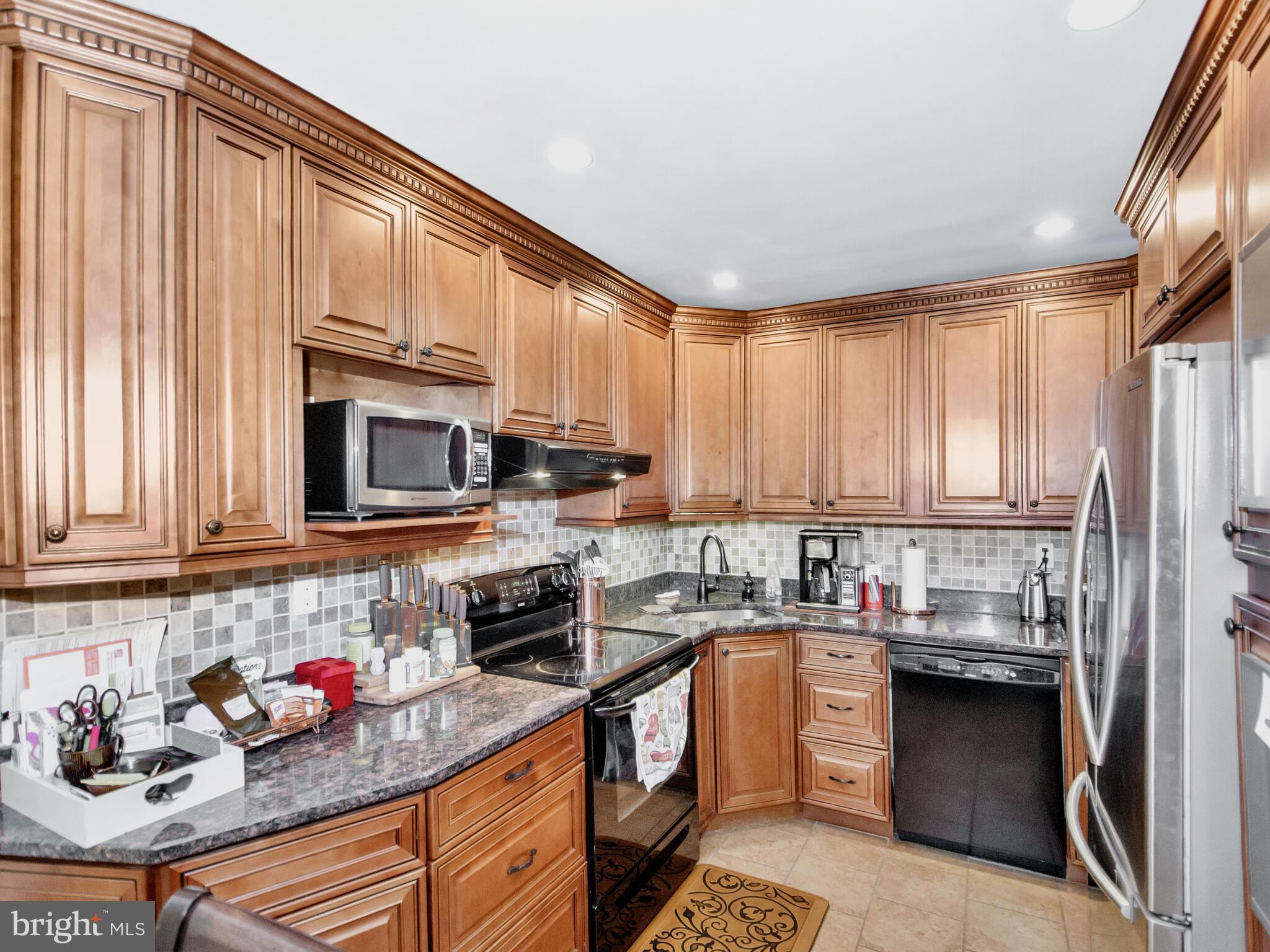 21 MacIntosh Road Levittown, PA 19056 - Photo 1 of 20 Gallery Image 1