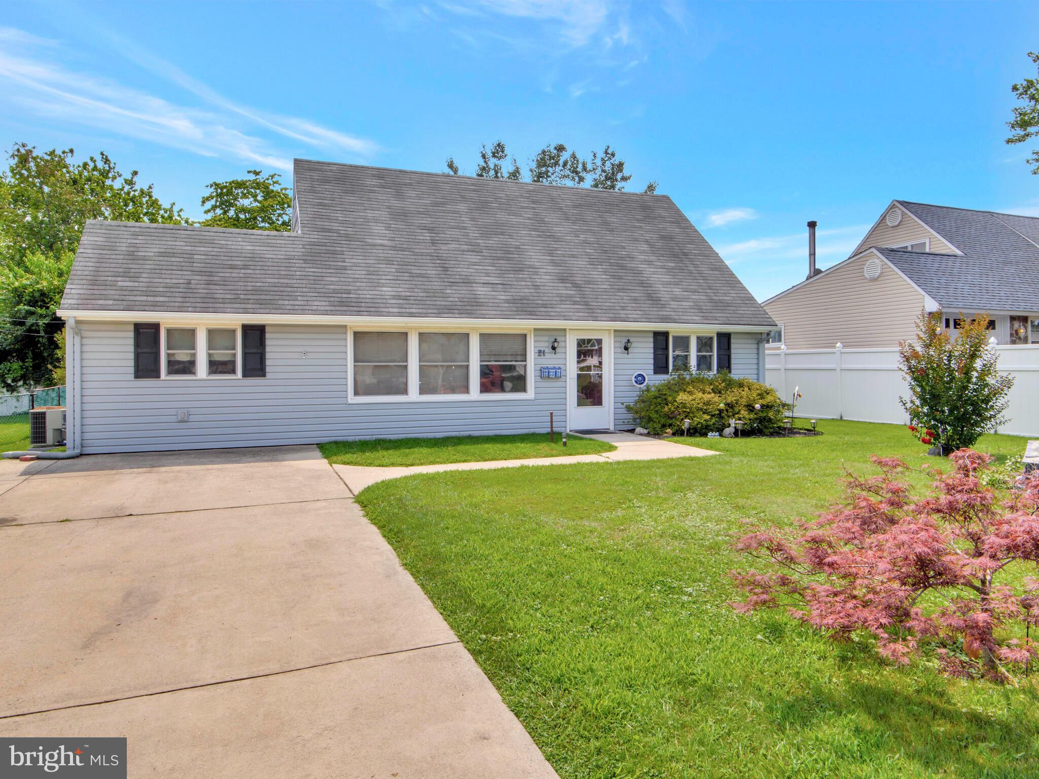 21 MacIntosh Road Levittown, PA 19056 - Photo 3 of 20 Gallery Image 3