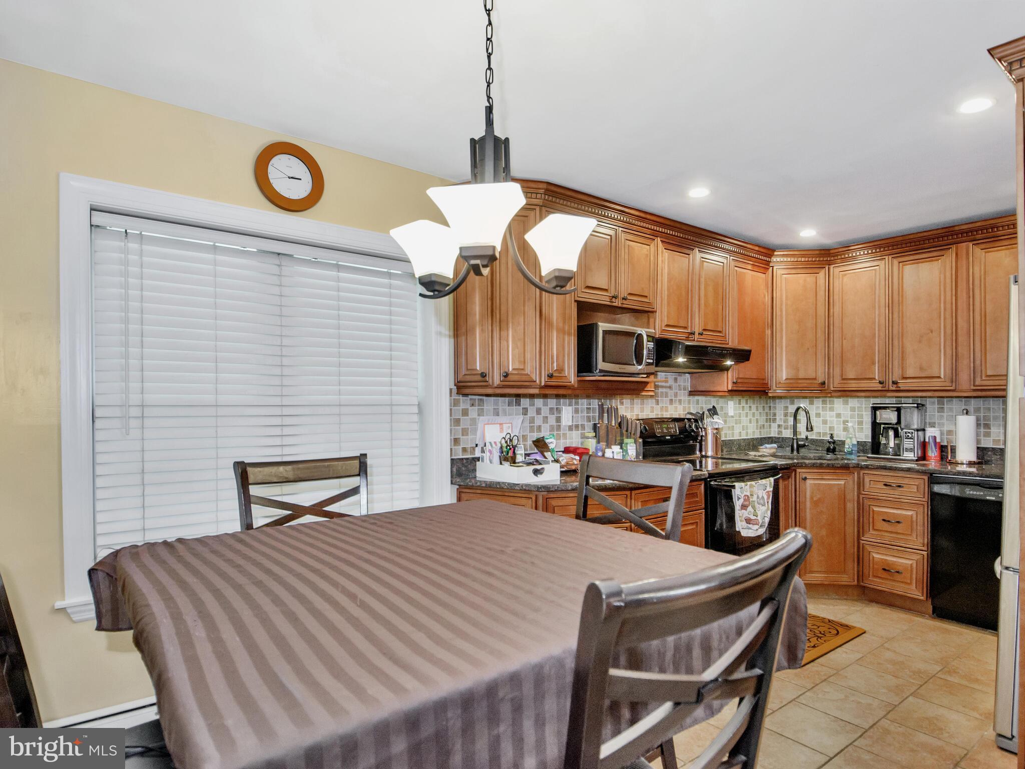 21 MacIntosh Road Levittown, PA 19056 - Photo 6 of 20 Gallery Image 6
