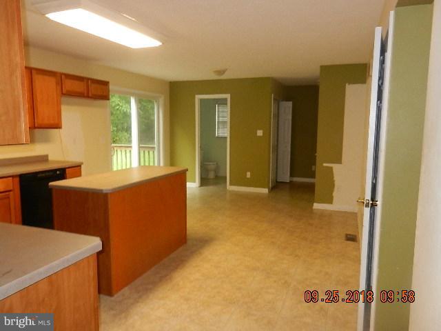 ktichen and eating area
