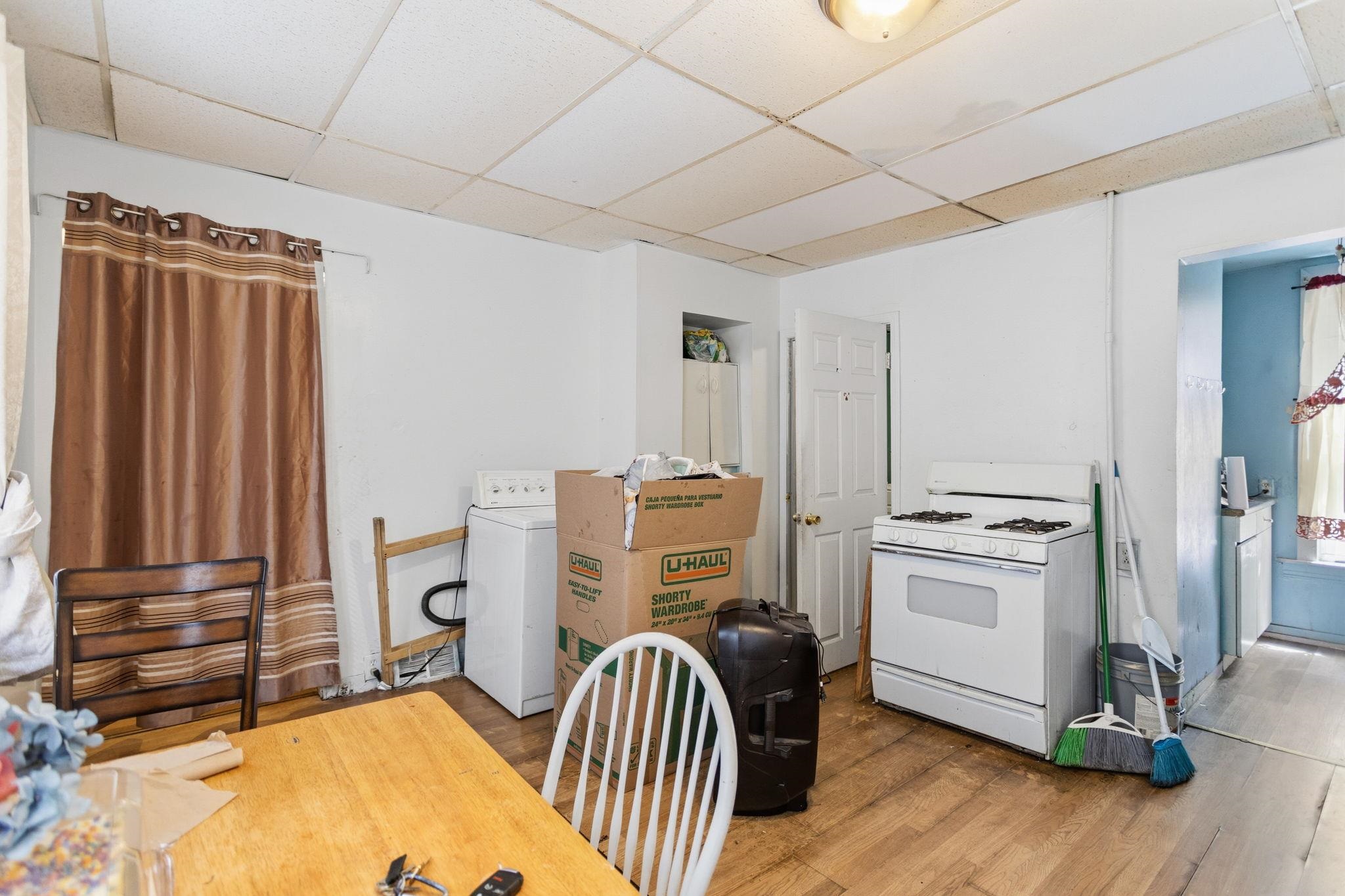217 Spruce Street Manchester, NH 03103 - Photo 12 of 38