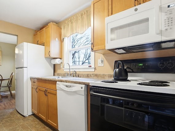 97 Marjorie Road Stoughton, MA 02072 - Photo 10 of 32