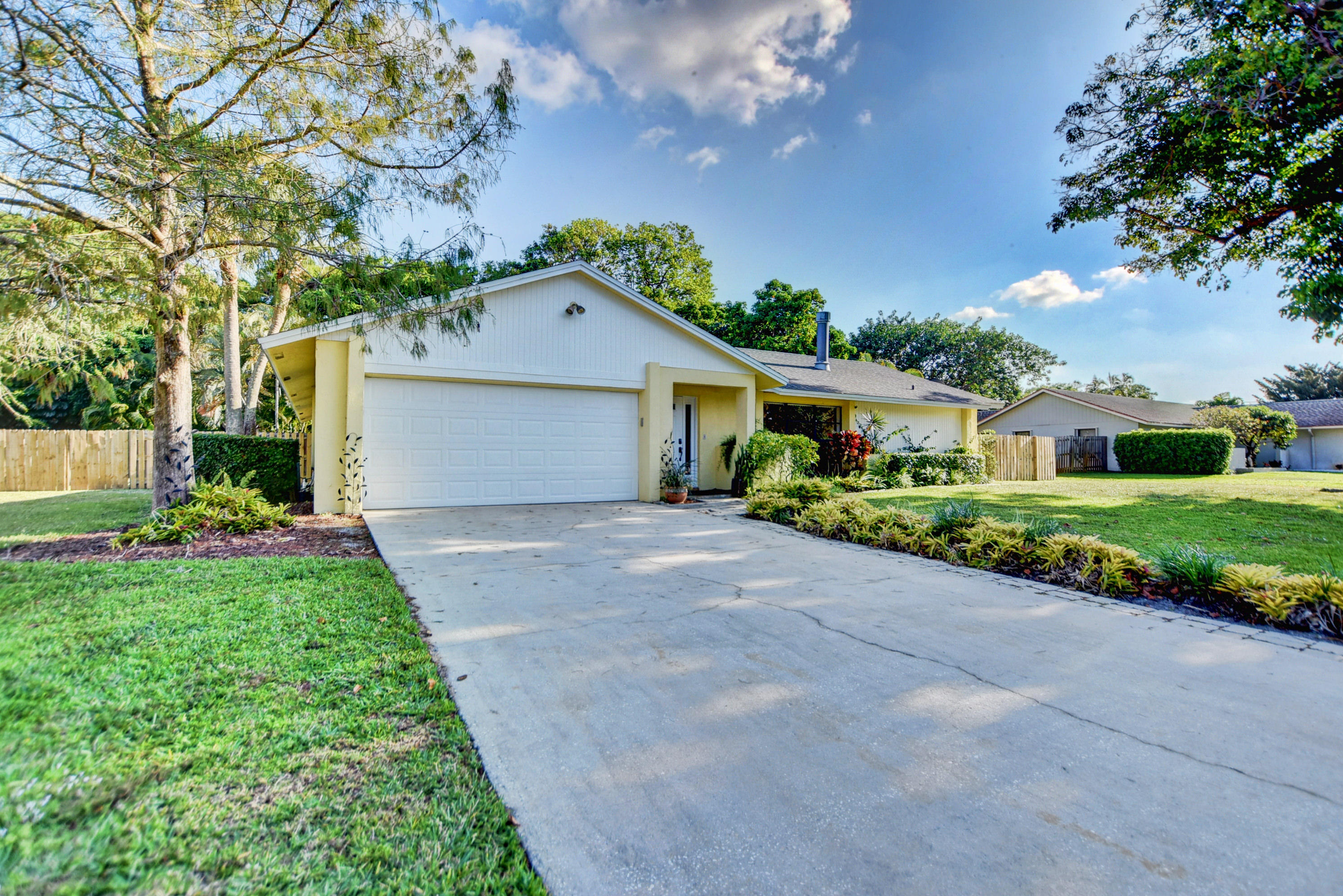 12072 Old Country Road South Wellington, FL 33414 - Photo 3 of 52 DSC_6472_3_4_5_6
