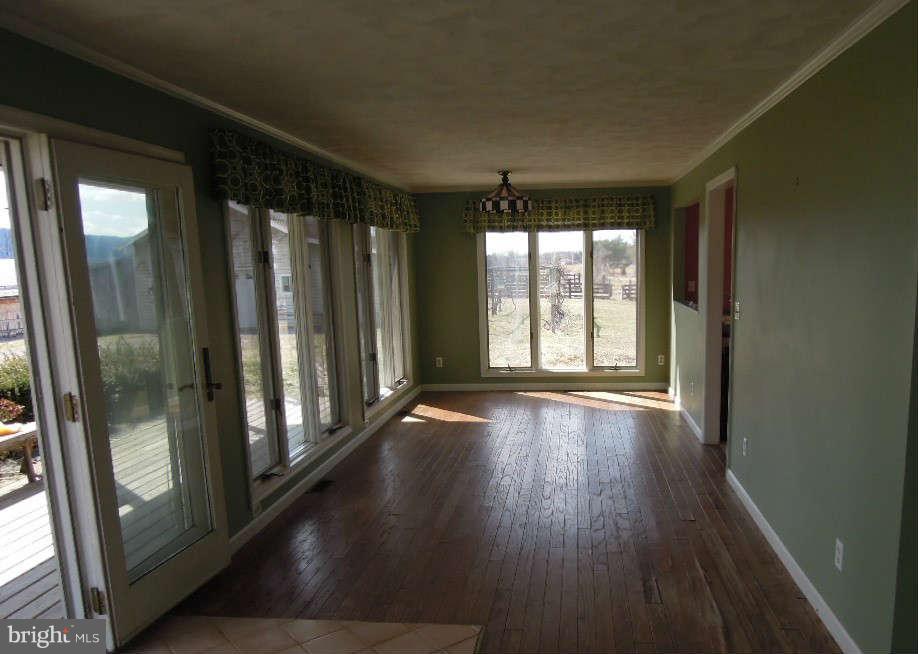 20 Luttrell Road Berkeley Springs, WV 25411 - Photo 9 of 25 Interior (General)