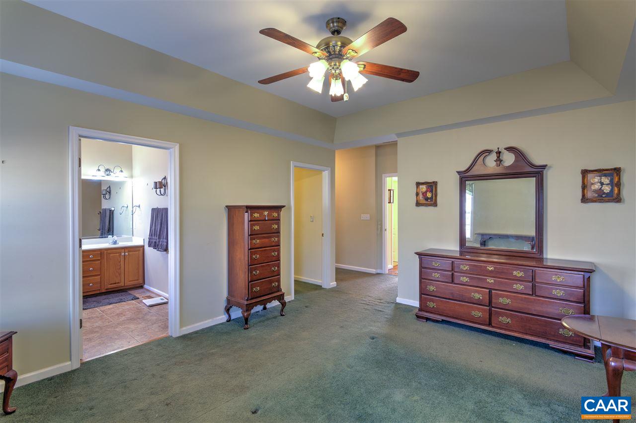 32 Zephyr Road Palmyra, VA 22963 - Photo 21 of 31 a view of livingroom with furniture