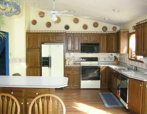 399 Anderson Hozak Road Clinton, PA 15026 - Photo 2 of 8 Kitchen.