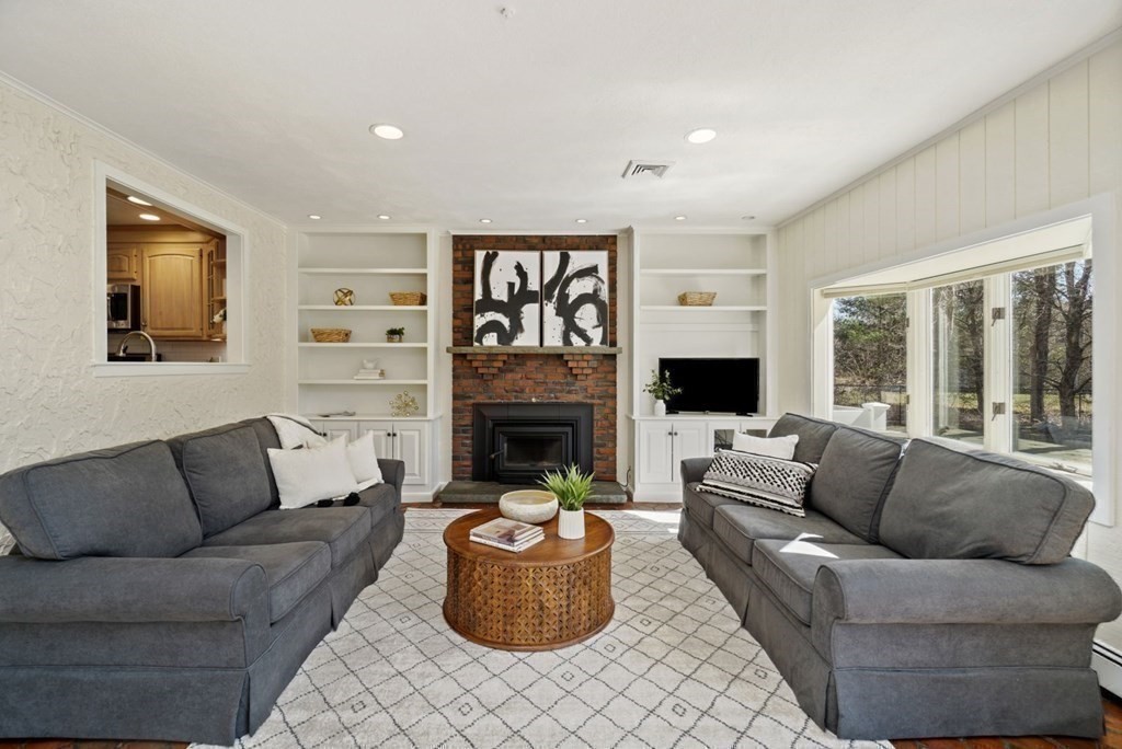 89 Plain Road Wayland, MA 01778 - Photo 9 of 30