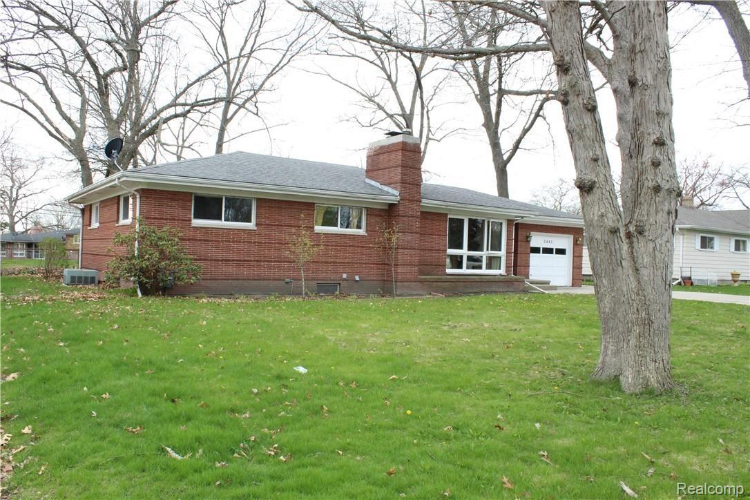 2441 Riverside Drive Port Huron, MI 48060 - Photo 3 of 39 IMG_1522.JPG