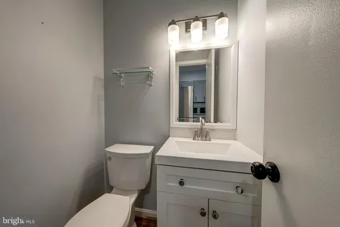 $579,000 | 4159 Novar Drive, Chantilly, VA 20151