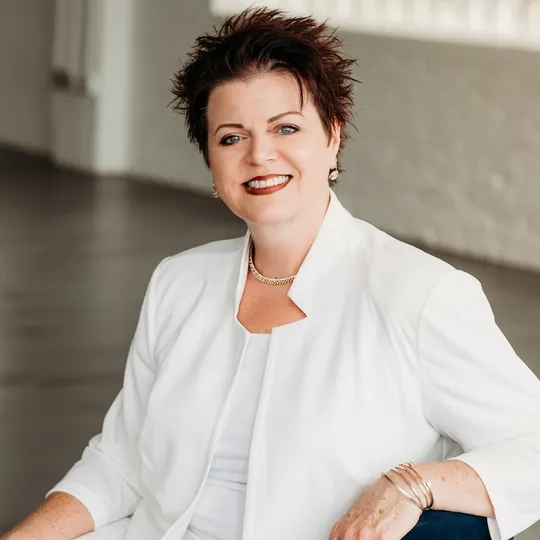 Kathy Fern, Agent in  - Compass