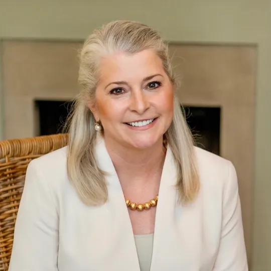 Dru Chapman, Agent in  - Compass