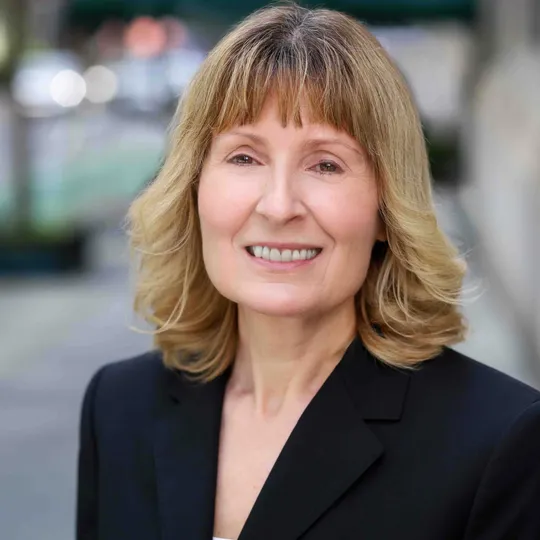 Tracy Richards, Agent in  - Compass