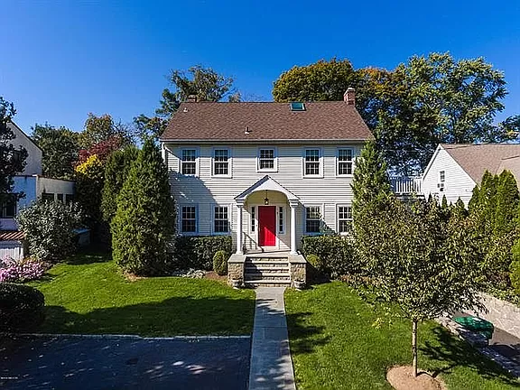 $1,850,000 | 9 Shore Road | Old Greenwich