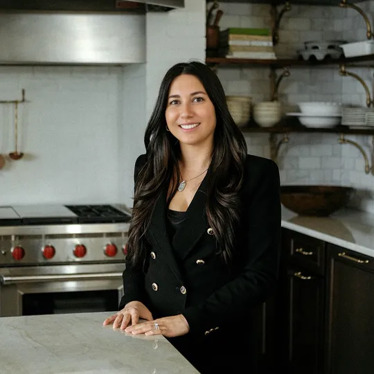 Bianca Dalesandro, Agent in  - Compass