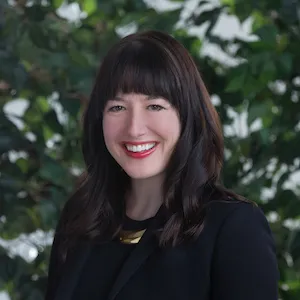 Steph Leavitt, Agent in  - Compass