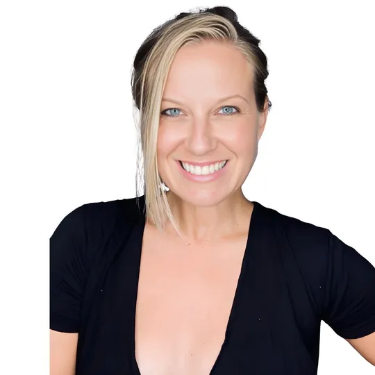 Tami Reilly, Agent in  - Compass