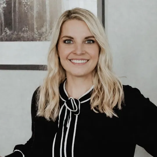 Janelle Harwood, Agent in  - Compass