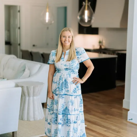 Gracie Griffin, Agent in  - Compass