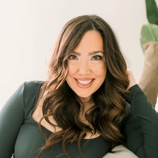 Andrea Regla, Agent in  - Compass