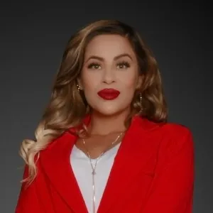 Tamira Martinez, Agent in  - Compass