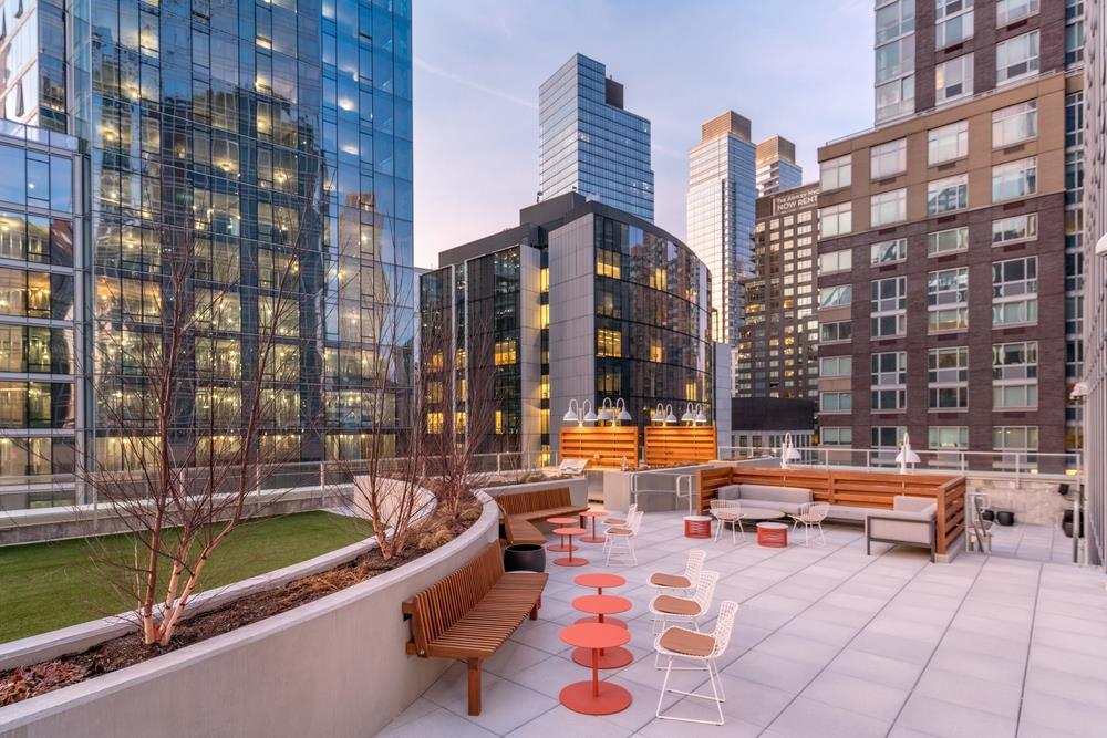 $8,395 | 21 W End Ave, Unit 2902 | Upper West Side