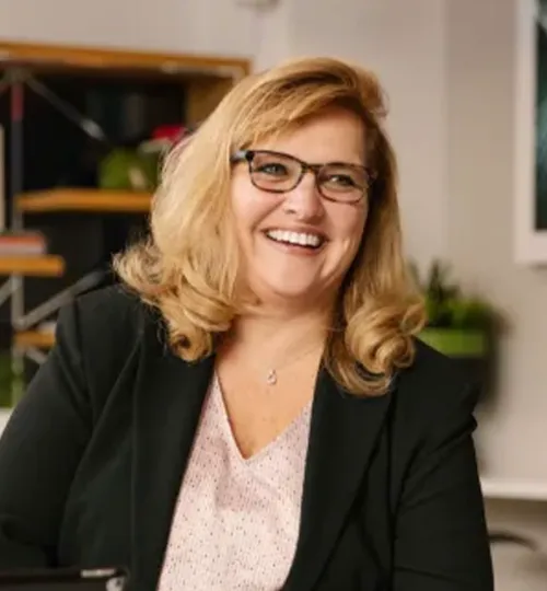 Jennifer Deschner, Agent in  - Compass