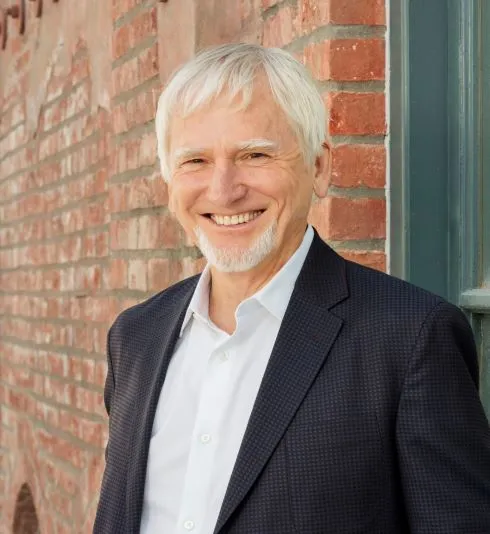 Guy Carson, Agent in  - Compass