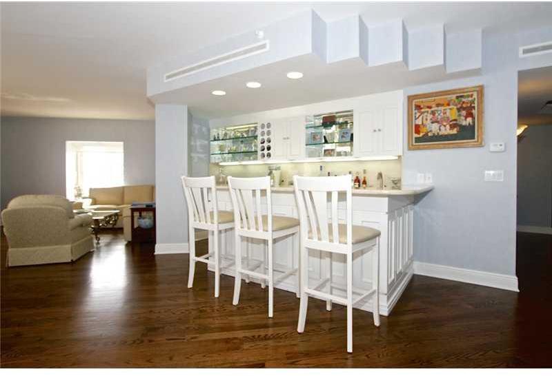 $1,900,000 | 19500 Turnberry Way, Unit 27DE | Aventura