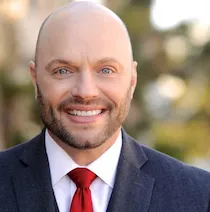 Erik Flexner, Agent in  - Compass