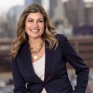 Amy Pasternak, Agent in  - Compass