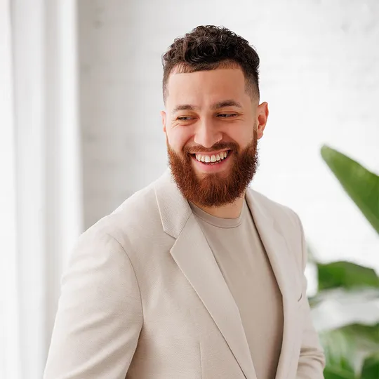 Gilbert Juarez, Agent in  - Compass