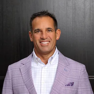 Jonathan Susser, Agent in  - Compass
