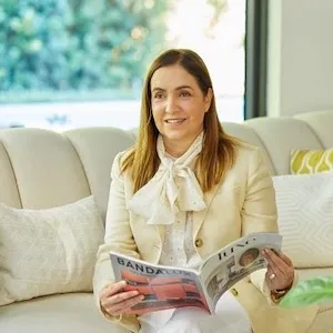 Anabella Hidalgo, Agent in  - Compass