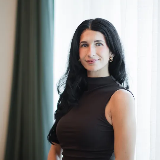 Anya Haas, Agent in  - Compass