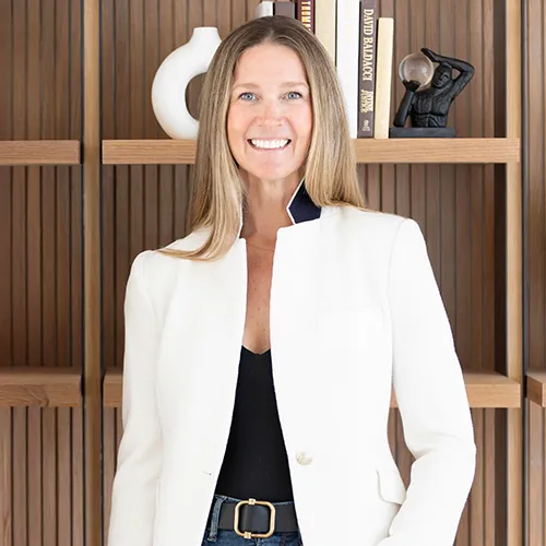 Abby Alwan, Agent in  - Compass