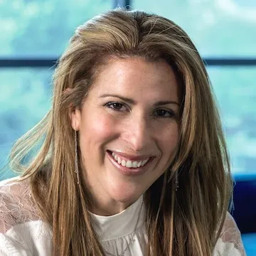 Yenny Mattei, Agent in  - Compass