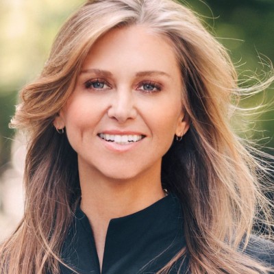 Headshot of Stephanie Moon