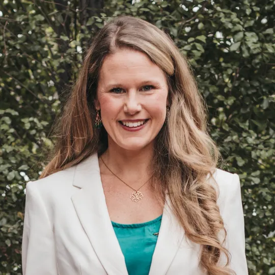 Jessica May Padilla, Agent in  - Compass