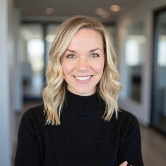 Ashley McLaren, Agent in  - Compass