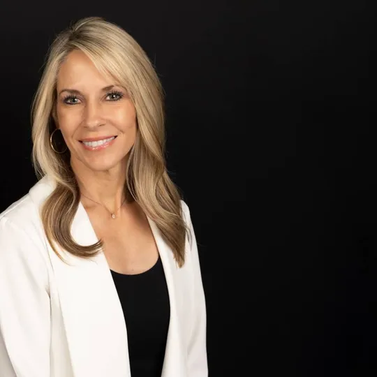 Amber Hart, Agent in  - Compass