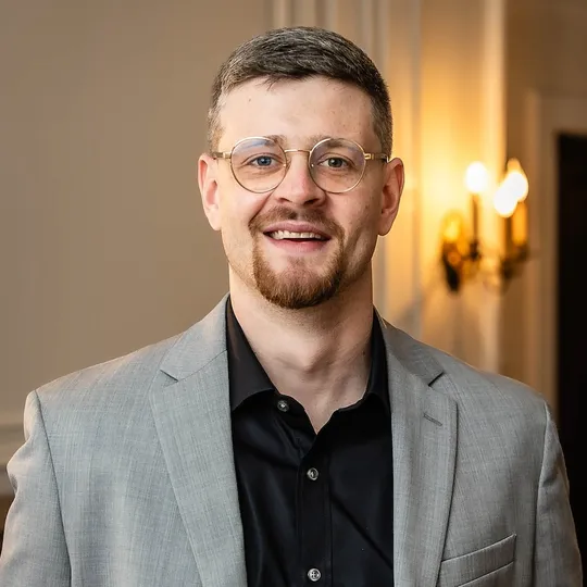 Joe Freeman, Agent in  - Compass