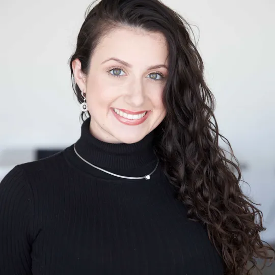 Julianna Kushnir, Agent in  - Compass