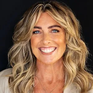 Debbie Voos, Agent in  - Compass