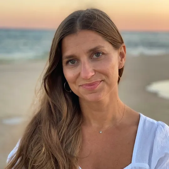 Sally Sunshine, Agent in  - Compass