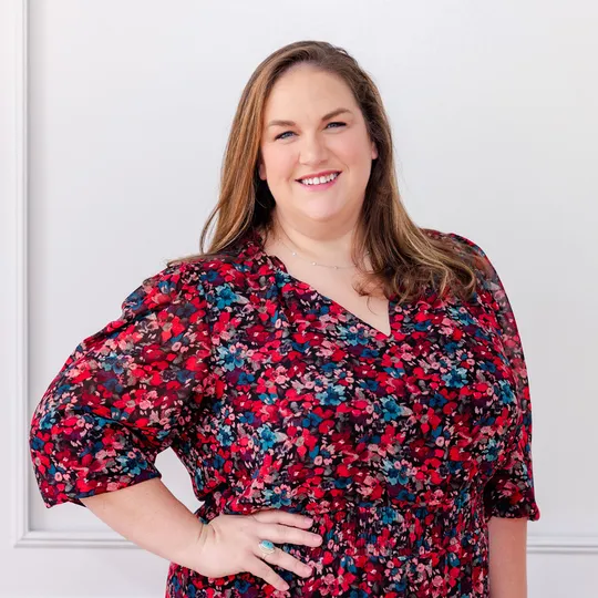 Emily Schultz, Agent in  - Compass